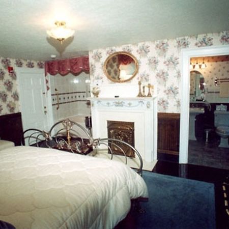 Julias Bed And Breakfast Hubbard Екстер'єр фото