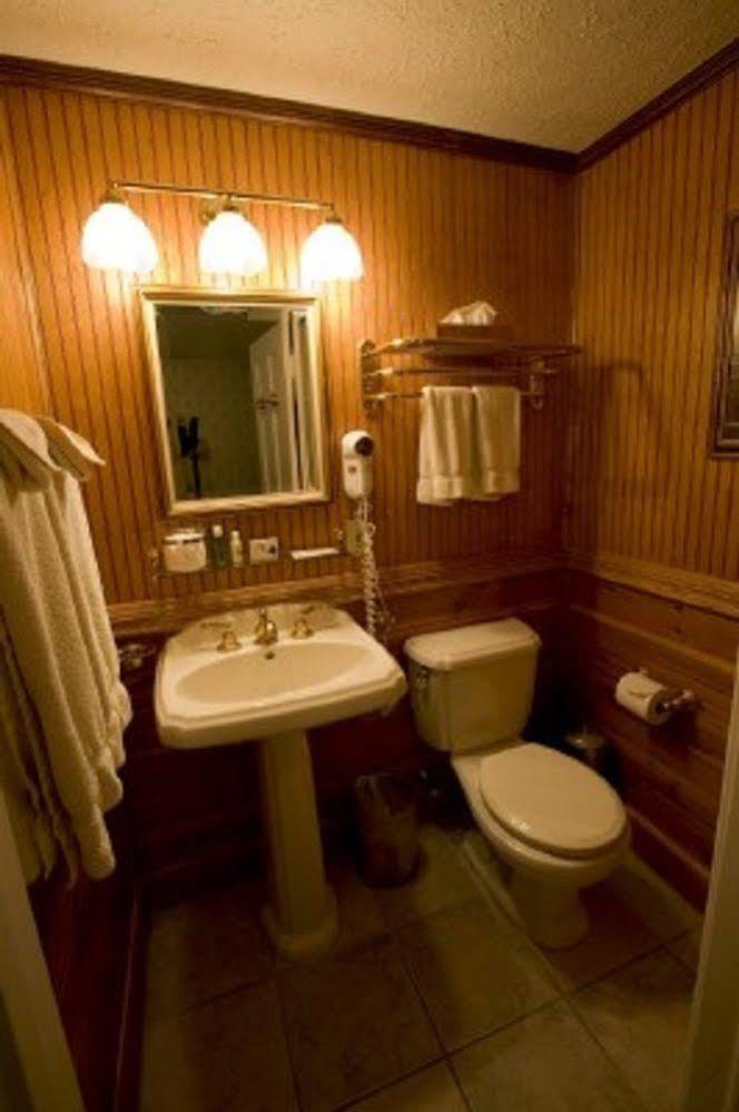 Julias Bed And Breakfast Hubbard Екстер'єр фото