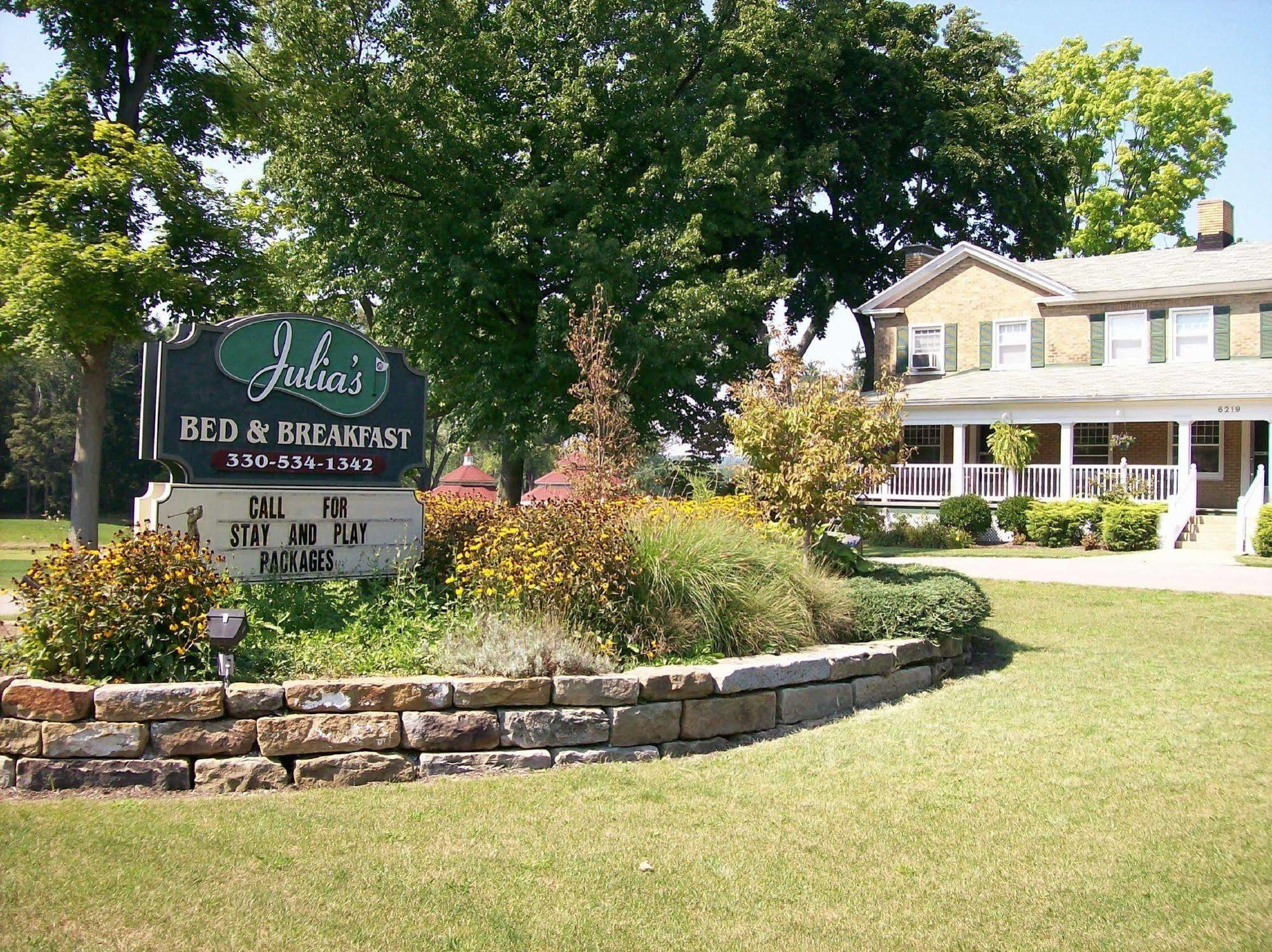 Julias Bed And Breakfast Hubbard Екстер'єр фото